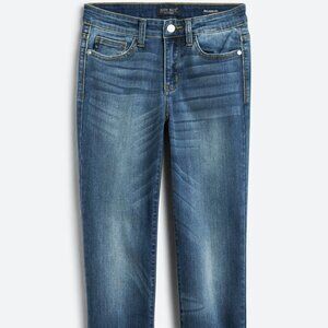 Judy Blue Adelene Mid Rise Girlfriend Jean Size 9 or 29 inseam 26.5"